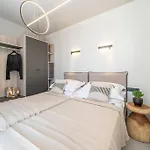Luxury Gjovana's 2 Svoronata