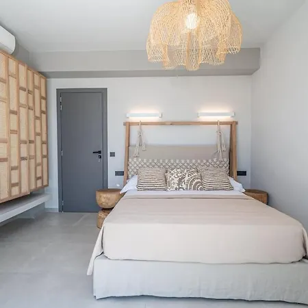 Luxury Gjovana's 2 Svoronata