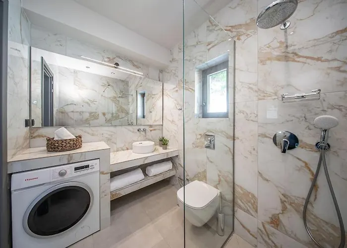 Luxury Gjovana's 2 斯沃伦塔